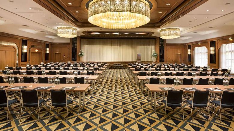 <b>Maritim Hotel Koenigswinter Meeting</b>. Images powered by <a href="https://iceportal.shijigroup.com/" title="IcePortal" target="_blank">IcePortal</a>.