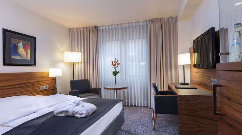 <b>Maritim Hotel Muenchen Room</b>. Images powered by <a href="https://iceportal.shijigroup.com/" title="IcePortal" target="_blank">IcePortal</a>.