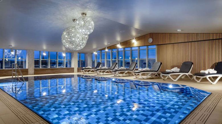 <b>Maritim Hotel Muenchen Pool</b>. Images powered by <a href="https://iceportal.shijigroup.com/" title="IcePortal" target="_blank">IcePortal</a>.