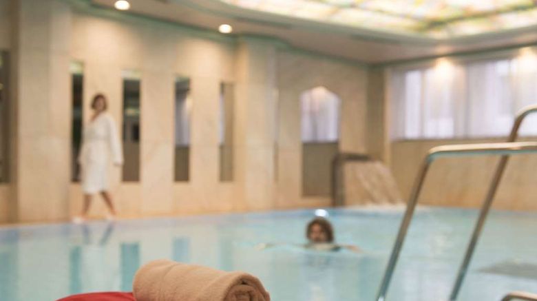 <b>Maritim Hotel Stuttgart Pool</b>. Images powered by <a href="https://iceportal.shijigroup.com/" title="IcePortal" target="_blank">IcePortal</a>.