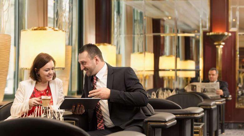 <b>Maritim Hotel Stuttgart Lobby</b>. Images powered by <a href="https://iceportal.shijigroup.com/" title="IcePortal" target="_blank">IcePortal</a>.