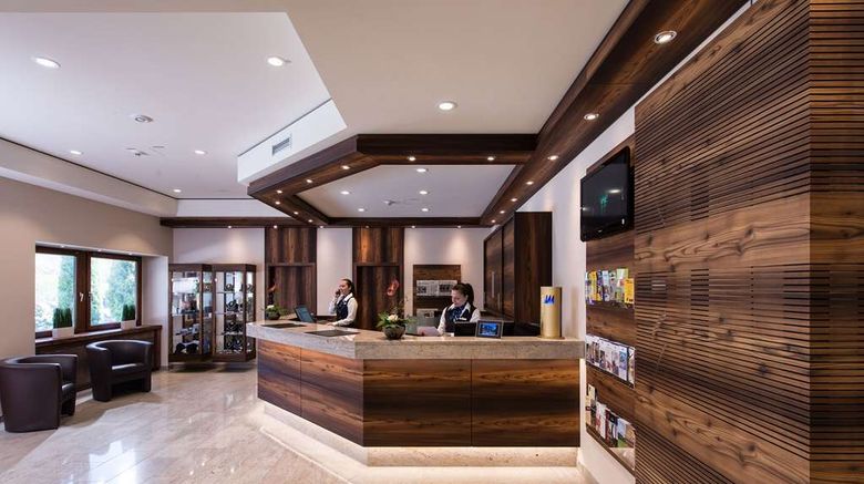 <b>Maritim TitiseeHotel Lobby</b>. Images powered by <a href="https://iceportal.shijigroup.com/" title="IcePortal" target="_blank">IcePortal</a>.
