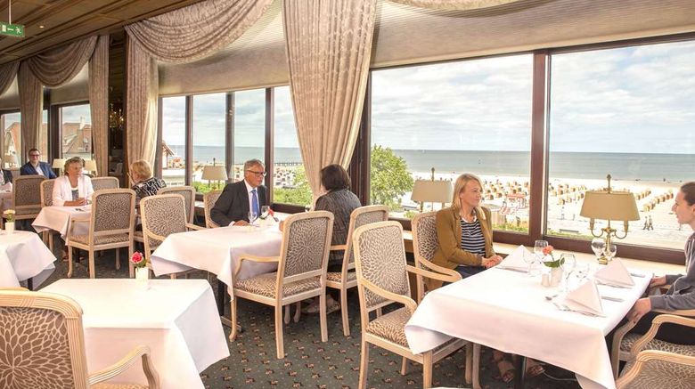 <b>Maritim Strandhotel Travemuende Restaurant</b>. Images powered by <a href="https://iceportal.shijigroup.com/" title="IcePortal" target="_blank">IcePortal</a>.