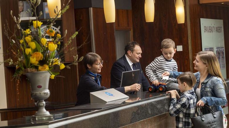 <b>Maritim Strandhotel Travemuende Lobby</b>. Images powered by <a href="https://iceportal.shijigroup.com/" title="IcePortal" target="_blank">IcePortal</a>.