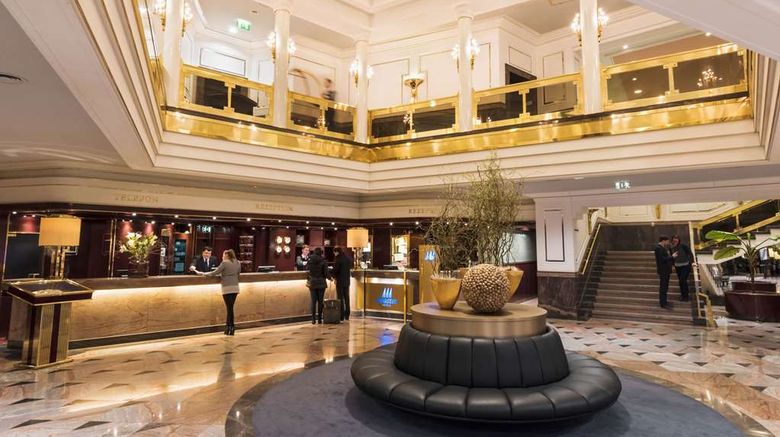 <b>Maritim Hotel Ulm Lobby</b>. Images powered by <a href="https://iceportal.shijigroup.com/" title="IcePortal" target="_blank">IcePortal</a>.