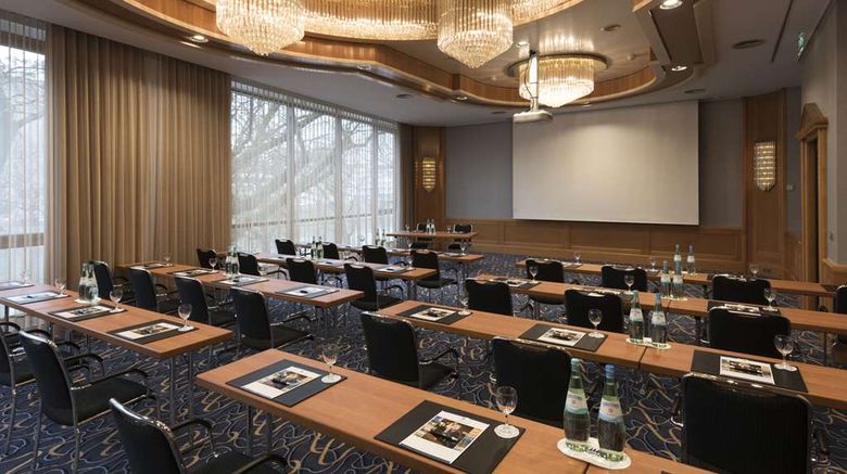 <b>Maritim Hotel Ulm Meeting</b>. Images powered by <a href="https://iceportal.shijigroup.com/" title="IcePortal" target="_blank">IcePortal</a>.