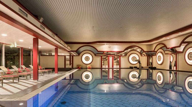 <b>Maritim Badehotel Pool</b>. Images powered by <a href="https://iceportal.shijigroup.com/" title="IcePortal" target="_blank">IcePortal</a>.