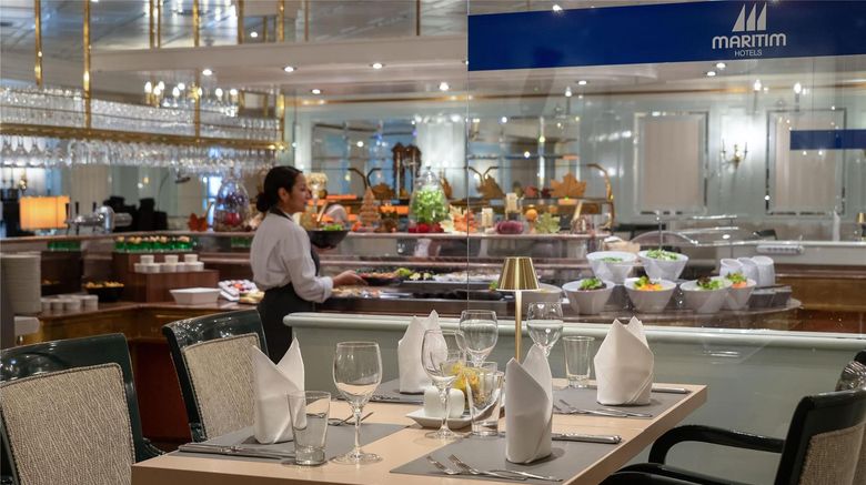 <b>Maritim Badehotel Restaurant</b>. Images powered by <a href="https://iceportal.shijigroup.com/" title="IcePortal" target="_blank">IcePortal</a>.