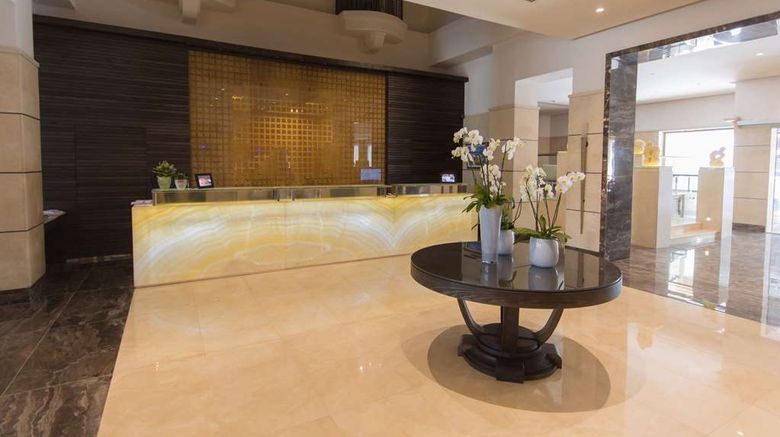 <b>Maritim Antonine Hotel & Spa Lobby</b>. Images powered by <a href="https://iceportal.shijigroup.com/" title="IcePortal" target="_blank">IcePortal</a>.