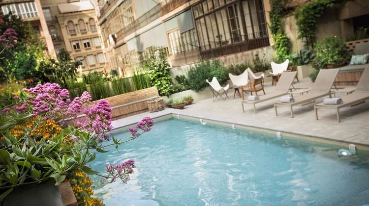 Alexandra Barcelona, Curio Collection Pool