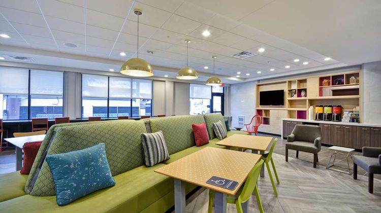 Home2 Suites Columbus Arpt East Broad Lobby