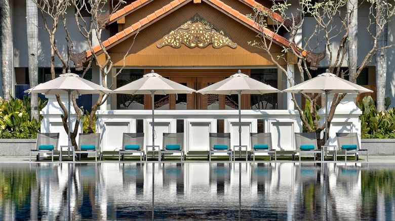 <b>Hilton Mandalay Pool</b>. Images powered by <a href="https://iceportal.shijigroup.com/" title="IcePortal" target="_blank">IcePortal</a>.