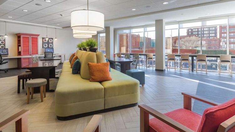 Home2 Suites Kansas City Downtown Lobby