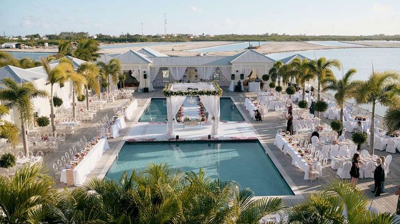 <b>Mahogany Bay Resort & Beach Club Pool</b>. Images powered by <a href="https://iceportal.shijigroup.com/" title="IcePortal" target="_blank">IcePortal</a>.
