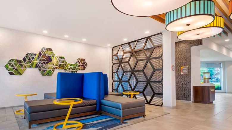 <b>GLo-Kanata Ottawa West Lobby</b>. Images powered by <a href="https://iceportal.shijigroup.com/" title="IcePortal" target="_blank">IcePortal</a>.