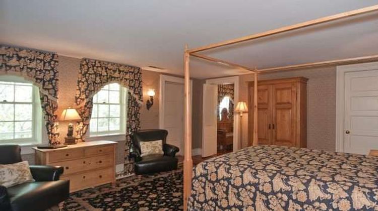 The Jasmine House Room