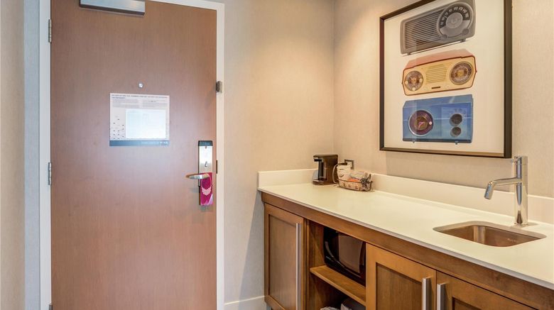 <b>Hampton Inn & Suites Boston/Waltham Other</b>. Images powered by <a href="https://iceportal.shijigroup.com/" title="IcePortal" target="_blank">IcePortal</a>.