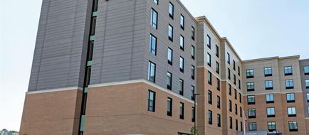 Hampton Inn & Suites Boston/Waltham Exterior
