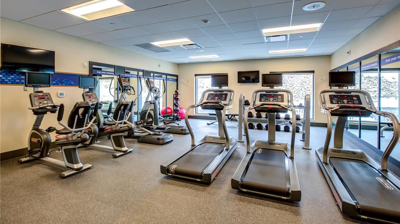 <b>Hampton Inn & Suites Boston/Waltham Health</b>. Images powered by <a href="https://iceportal.shijigroup.com/" title="IcePortal" target="_blank">IcePortal</a>.