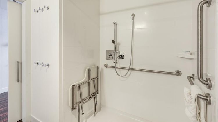 Hampton Inn & Suites Boston/Waltham Room