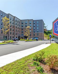 Hampton Inn & Suites Boston/Waltham