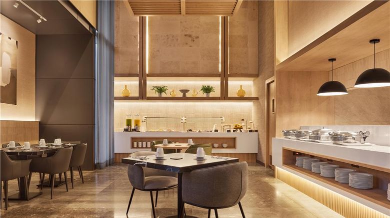 <b>Hilton Garden Inn Chihuahua Restaurant</b>. Images powered by <a href="https://iceportal.shijigroup.com/" title="IcePortal" target="_blank">IcePortal</a>.