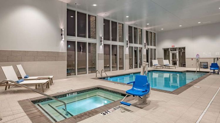 Hilton Garden Inn Dallas at Hurst Conf Pool