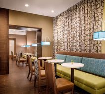 Hampton Inn by Hilton Paramus Lobby