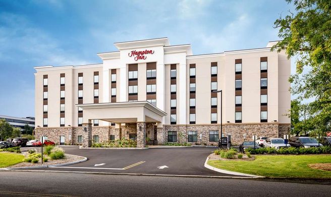 Hampton Inn by Hilton Paramus Exterior