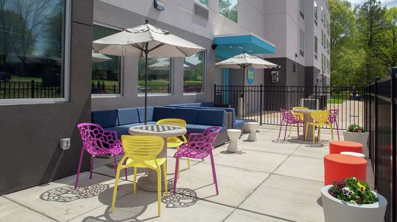 <b>Tru by Hilton Farmville Exterior</b>. Images powered by <a href="https://iceportal.shijigroup.com/" title="IcePortal" target="_blank">IcePortal</a>.