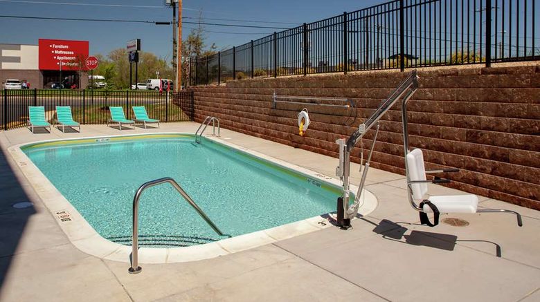 <b>Tru by Hilton Farmville Pool</b>. Images powered by <a href="https://iceportal.shijigroup.com/" title="IcePortal" target="_blank">IcePortal</a>.