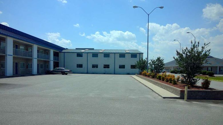 <b>Americas Best Value Inn Kinston Exterior</b>. Images powered by <a href="https://iceportal.shijigroup.com/" title="IcePortal" target="_blank">IcePortal</a>.