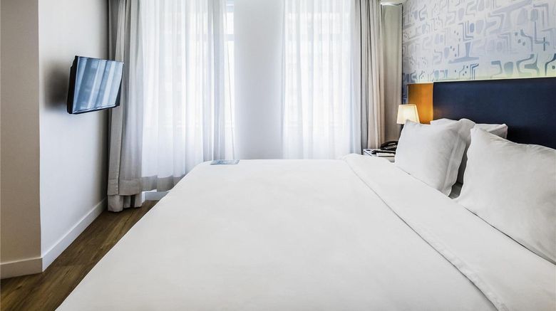 <b>Novotel Rio de Janeiro Leme Room</b>. Images powered by <a href="https://iceportal.shijigroup.com/" title="IcePortal" target="_blank">IcePortal</a>.