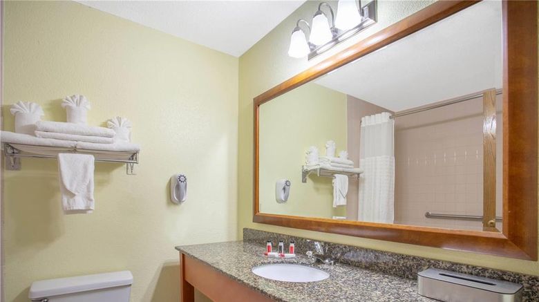 <b>Baymont Inn & Suites Marion Room</b>. Images powered by <a href="https://iceportal.shijigroup.com/" title="IcePortal" target="_blank">IcePortal</a>.