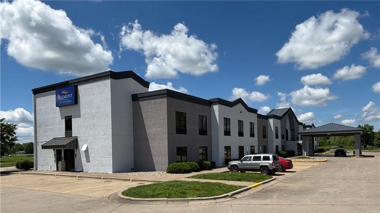 Baymont Inn & Suites Marion Exterior