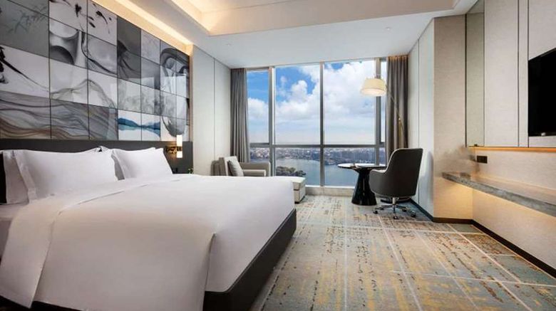 <b>Wyndham Grand Suzhou Fenhu Room</b>. Images powered by <a href="https://iceportal.shijigroup.com/" title="IcePortal" target="_blank">IcePortal</a>.