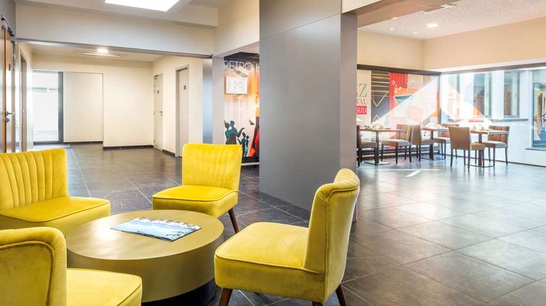 <b>Best Western Hotel Journel Paris Sud Lobby</b>. Images powered by <a href="https://iceportal.shijigroup.com/" title="IcePortal" target="_blank">IcePortal</a>.