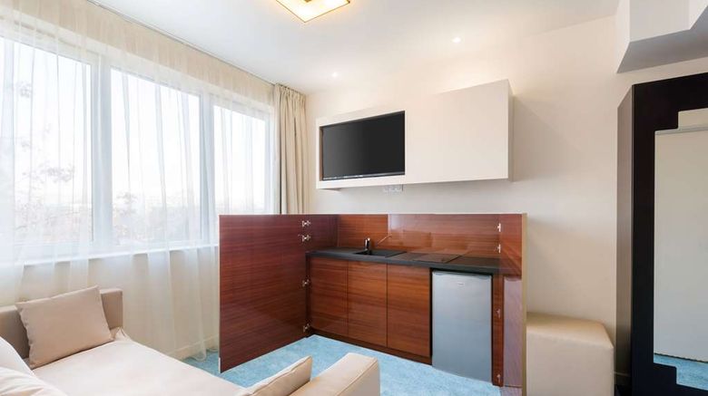 <b>Best Western Hotel Journel Paris Sud Room</b>. Images powered by <a href="https://iceportal.shijigroup.com/" title="IcePortal" target="_blank">IcePortal</a>.