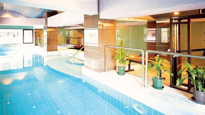 <b>Metropark Hotel Macau Pool</b>. Images powered by <a href="https://iceportal.shijigroup.com/" title="IcePortal" target="_blank">IcePortal</a>.