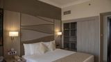 Two Seasons Hotel & Apartments Suite