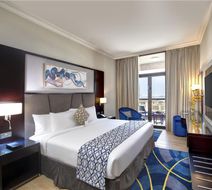 Two Seasons Hotel & Apartments Room