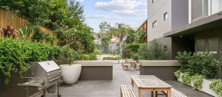 Good Life Suites Exterior