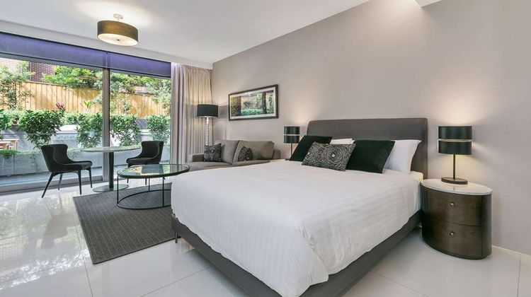 Good Life Suites Room