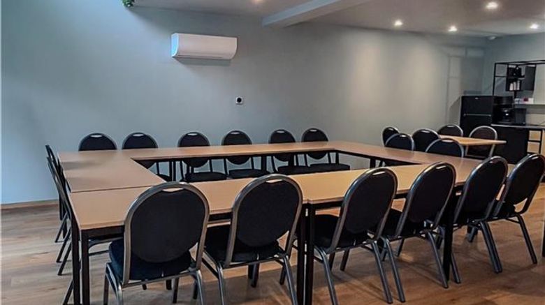 <b>The Tulip Inn Honfleur Residence Meeting</b>. Images powered by <a href="https://iceportal.shijigroup.com/" title="IcePortal" target="_blank">IcePortal</a>.