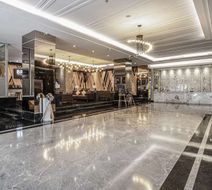 Golden Tulip Essential Makassar Lobby