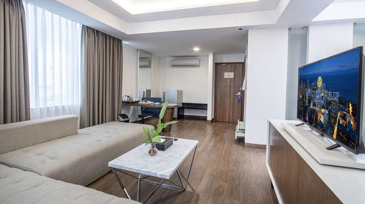 Golden Tulip Essential Makassar Suite