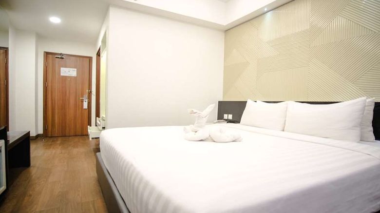 <b>Golden Tulip Essential Makassar Room</b>. Images powered by <a href="https://iceportal.shijigroup.com/" title="IcePortal" target="_blank">IcePortal</a>.