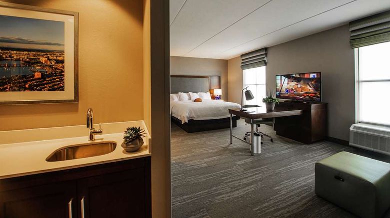 <b>Hampton Inn & Suites Foxborough Room</b>. Images powered by <a href="https://iceportal.shijigroup.com/" title="IcePortal" target="_blank">IcePortal</a>.