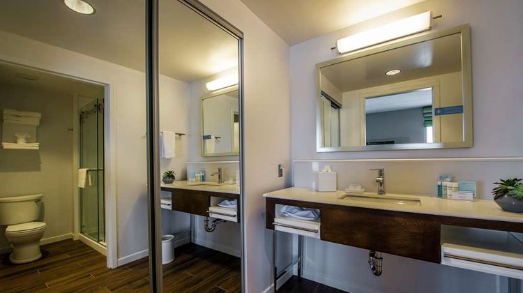 Hampton Inn & Suites Foxborough Room