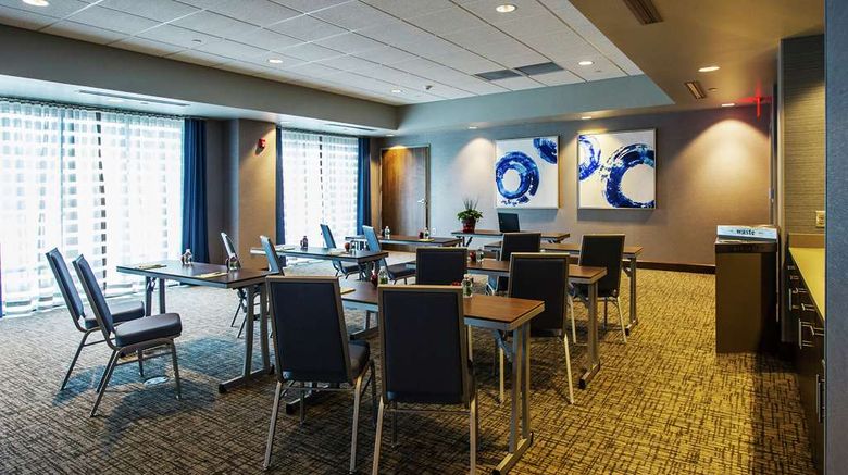 <b>Hampton Inn & Suites Foxborough Meeting</b>. Images powered by <a href="https://iceportal.shijigroup.com/" title="IcePortal" target="_blank">IcePortal</a>.